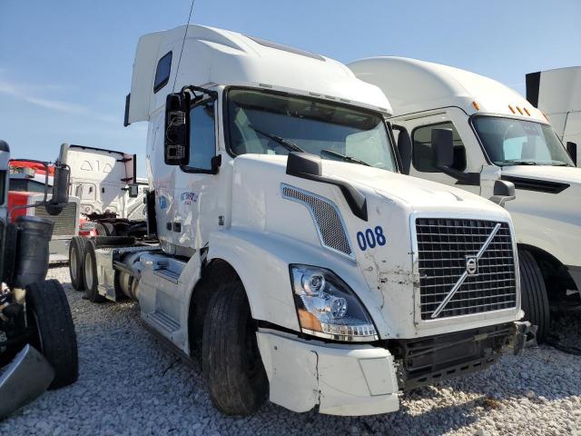  Salvage Volvo Vn
