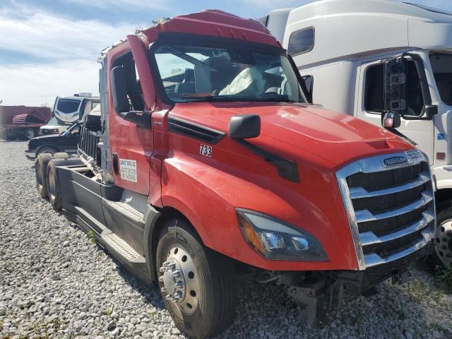  Salvage Freightliner Cascadia 1