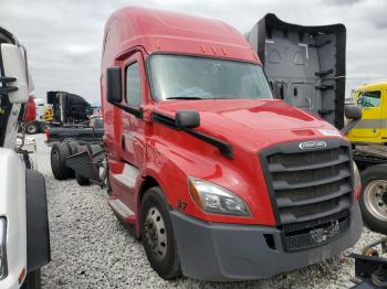  Salvage Freightliner Cascadia 1