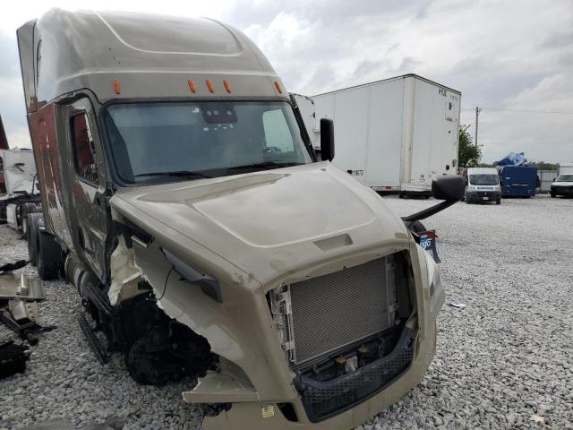 Salvage Freightliner Cascadia 1