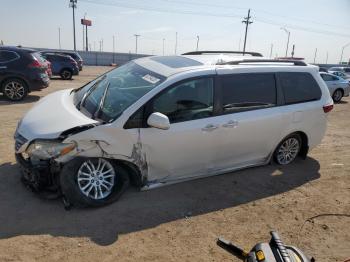  Salvage Toyota Sienna