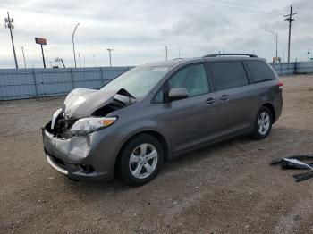  Salvage Toyota Sienna