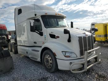  Salvage Peterbilt 579