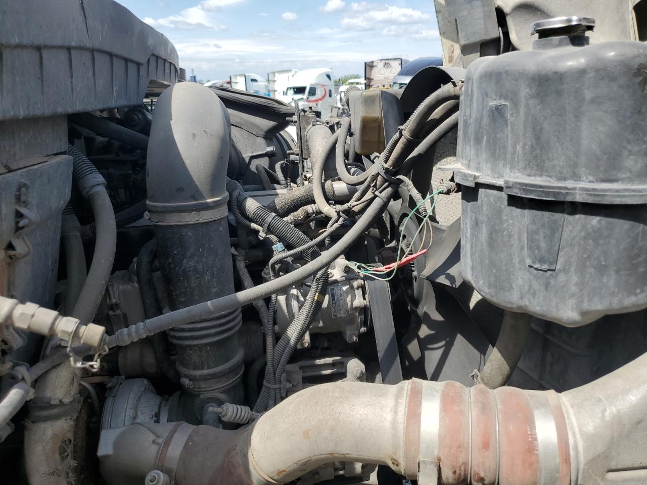 International 7000 7400 7400 Image 6