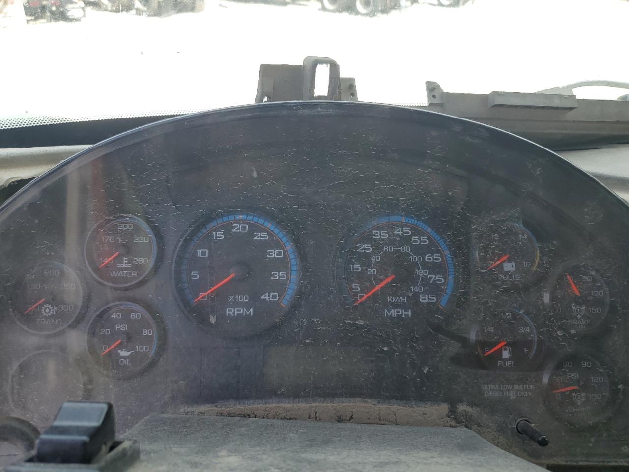 International 7000 7400 7400 Image 10