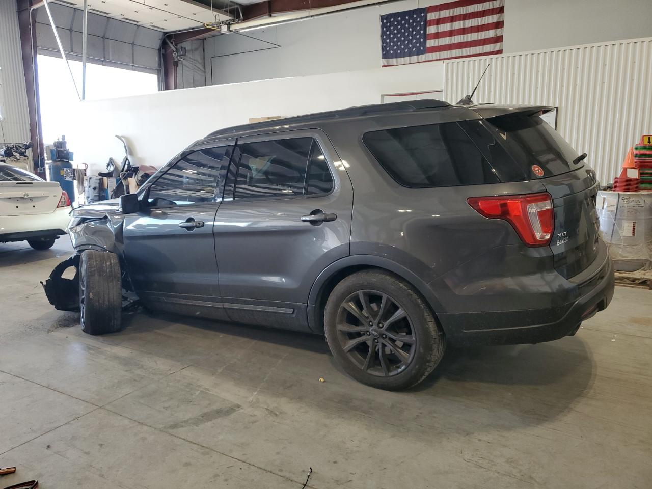 Ford Explorer Xlt Image 6