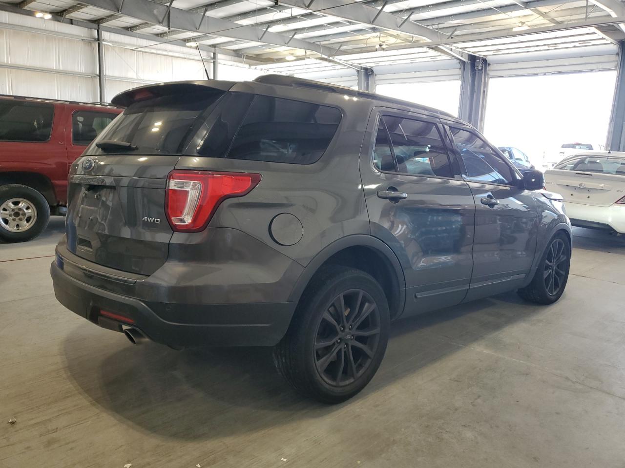 Ford Explorer Xlt Image 7