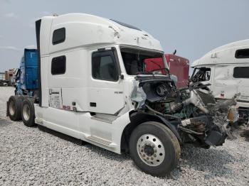  Salvage Volvo Vn