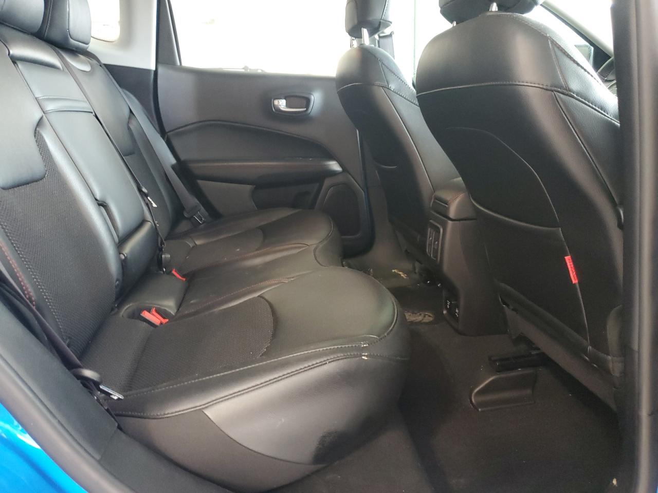 Jeep Compass Trailhawk Image 11