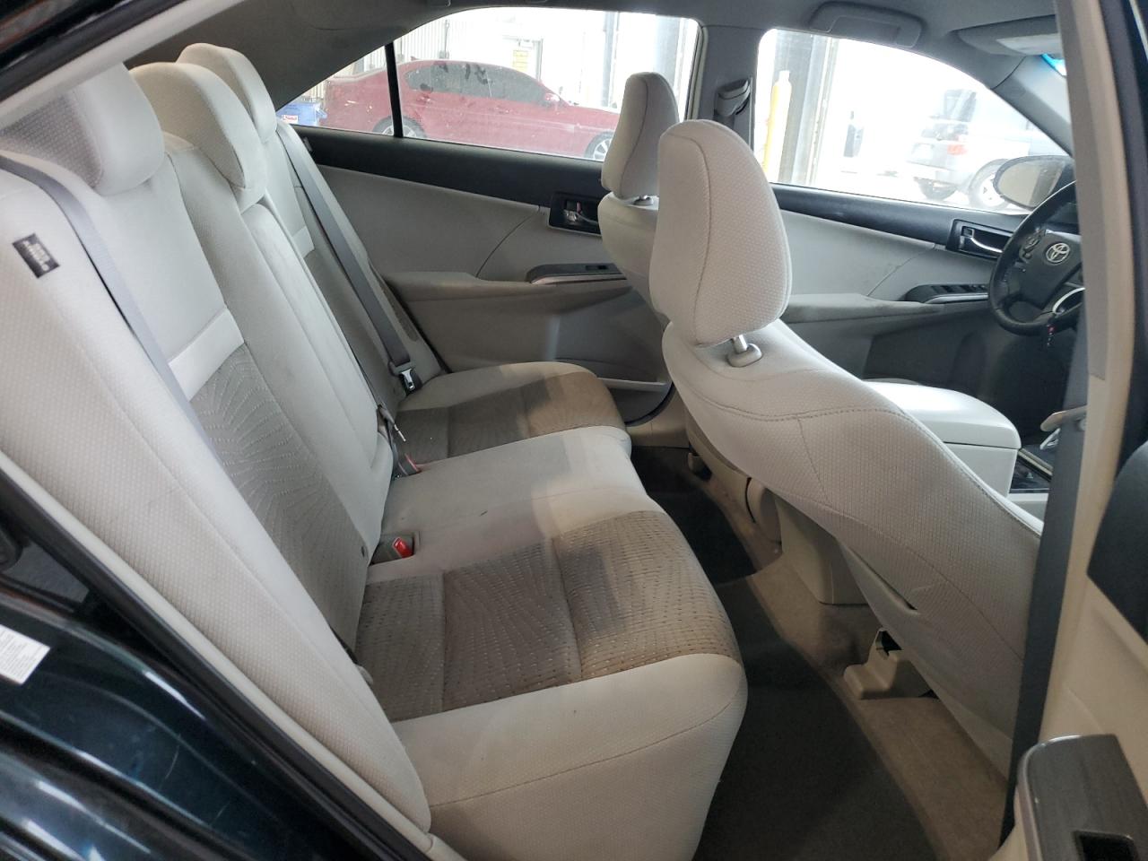 Toyota Camry Hybrid Image 7