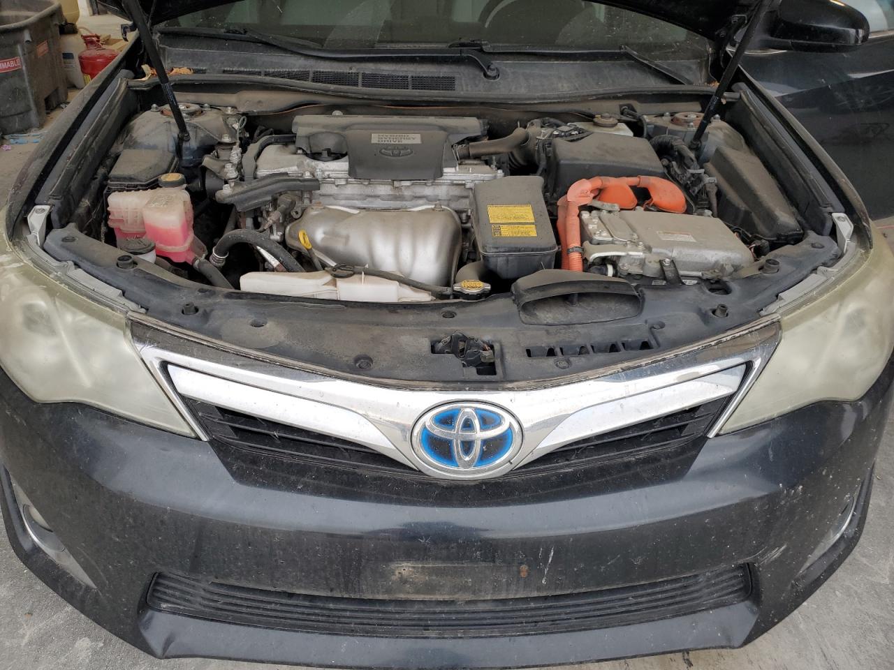 Toyota Camry Hybrid Image 5