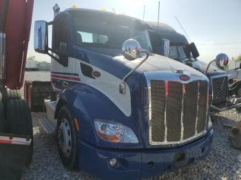  Salvage Peterbilt 579