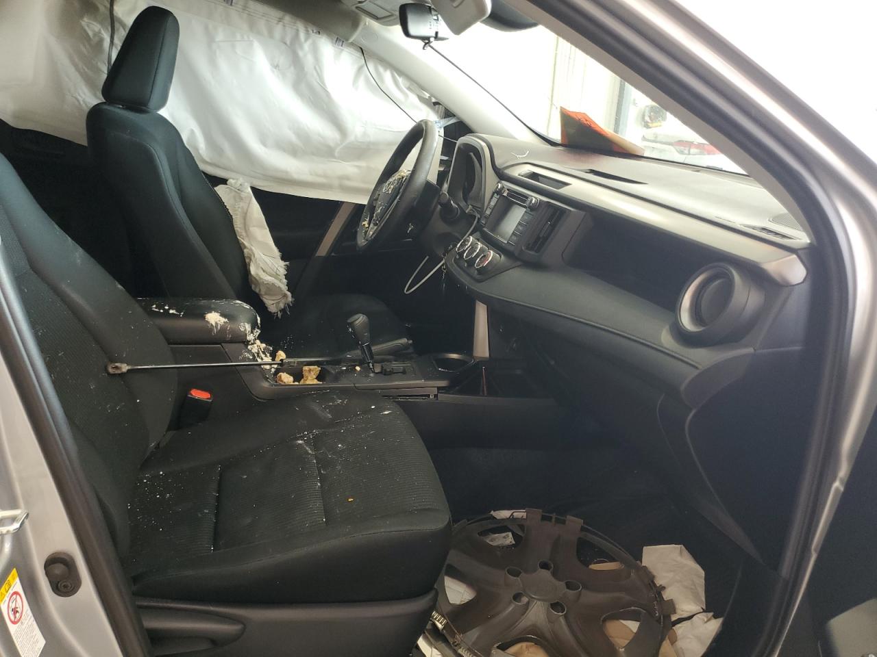 Toyota RAV4 Le Image 5