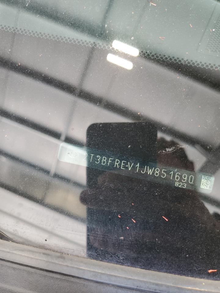 Toyota RAV4 Le Image 8