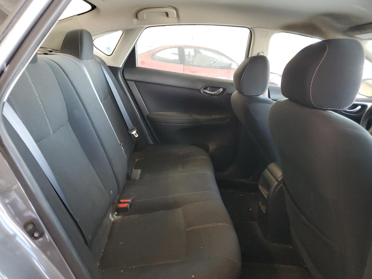 Nissan Sentra S Image 7