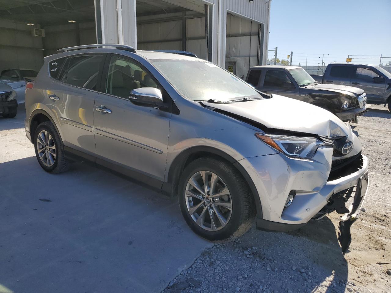 Toyota RAV4 Limited Image 11