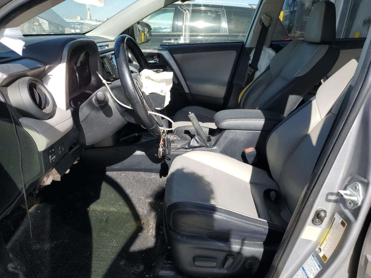 Toyota RAV4 Limited Image 3