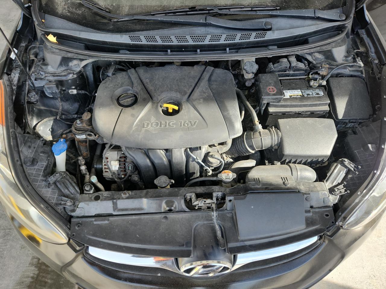 Hyundai ELANTRA Gls Image 9