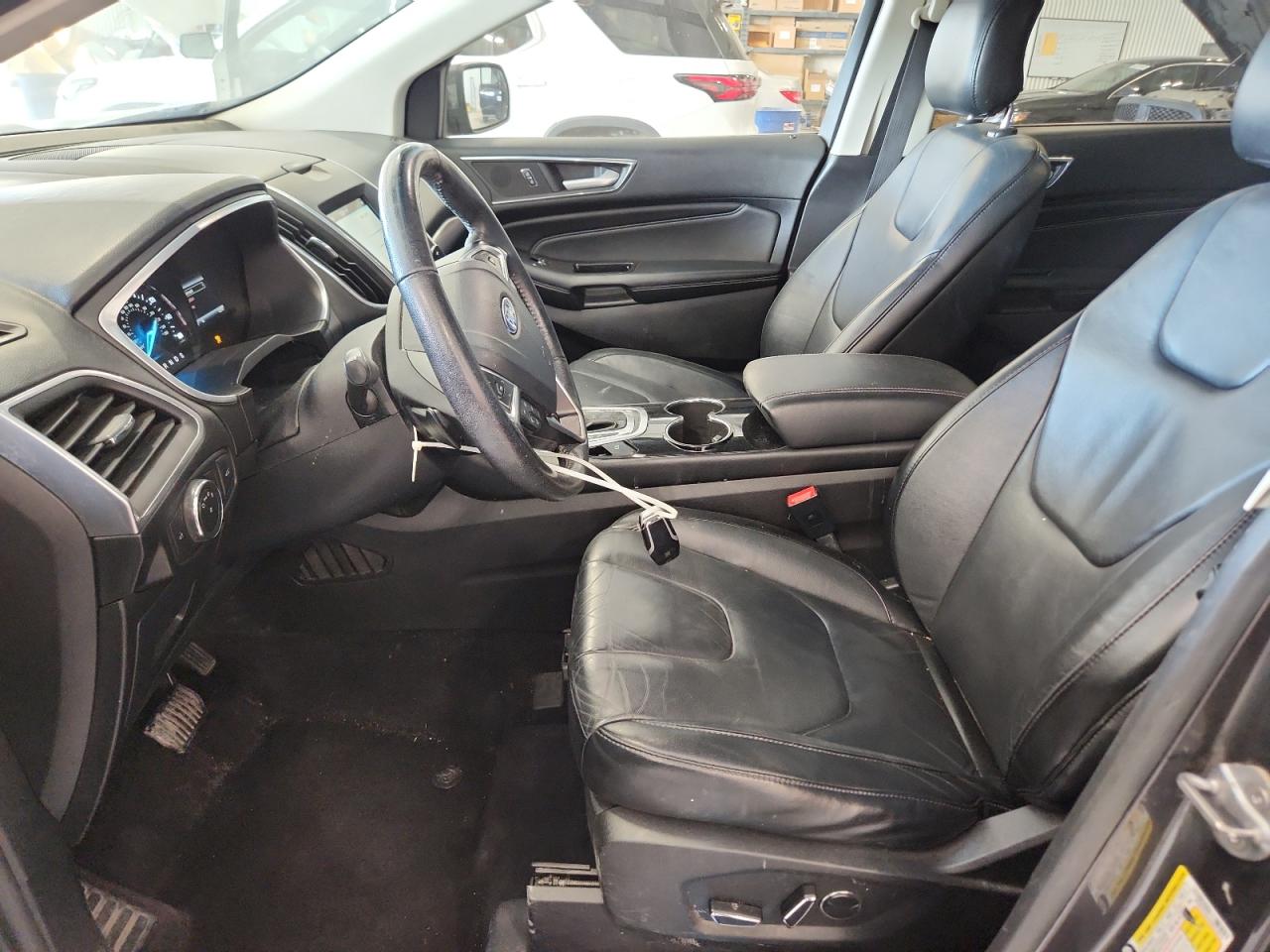 Ford Edge Titanium Image 6