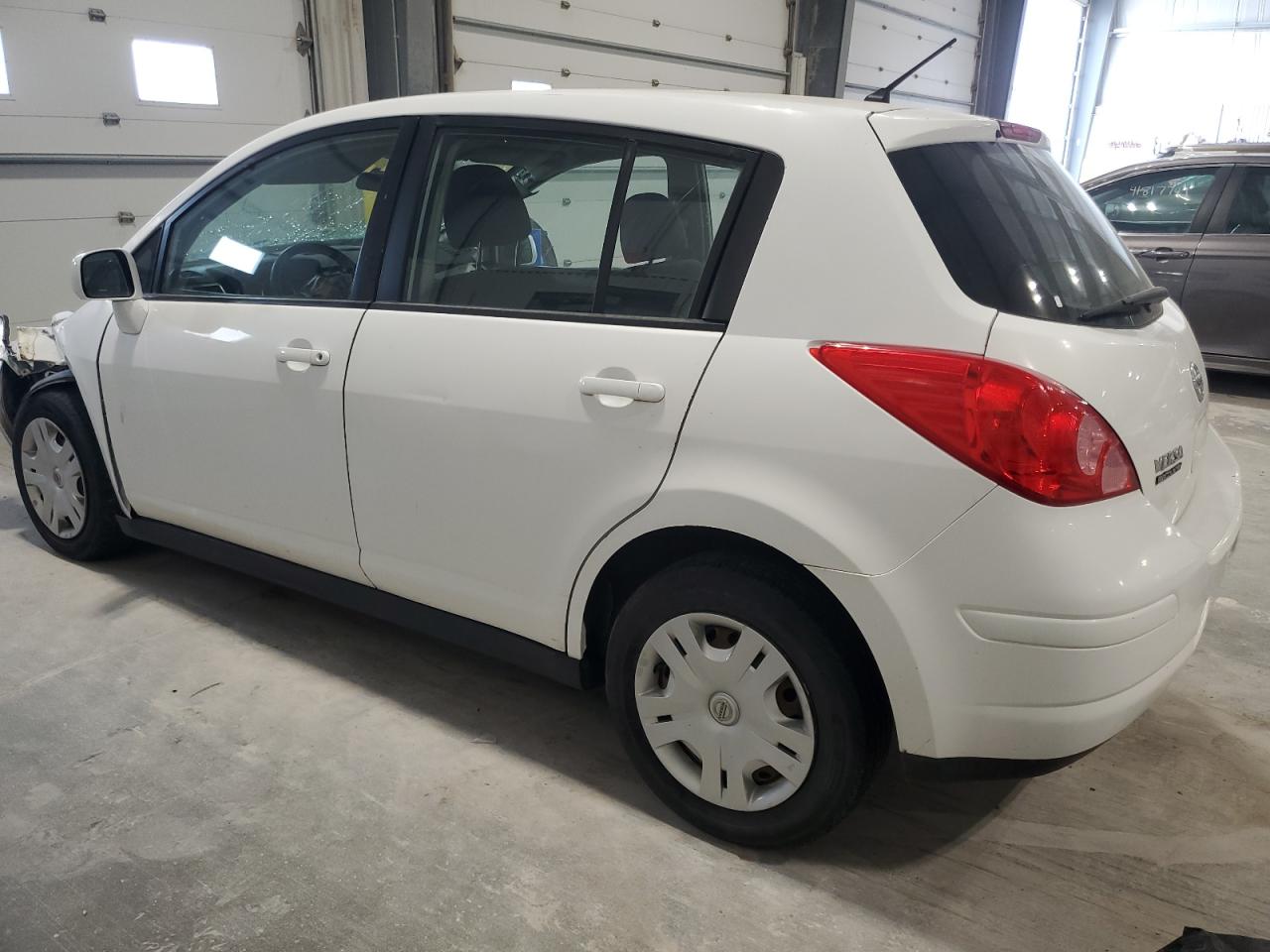Nissan Versa S Image 6