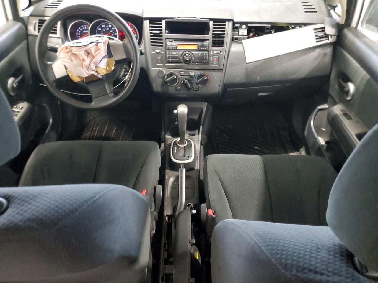 Nissan Versa S Image 9