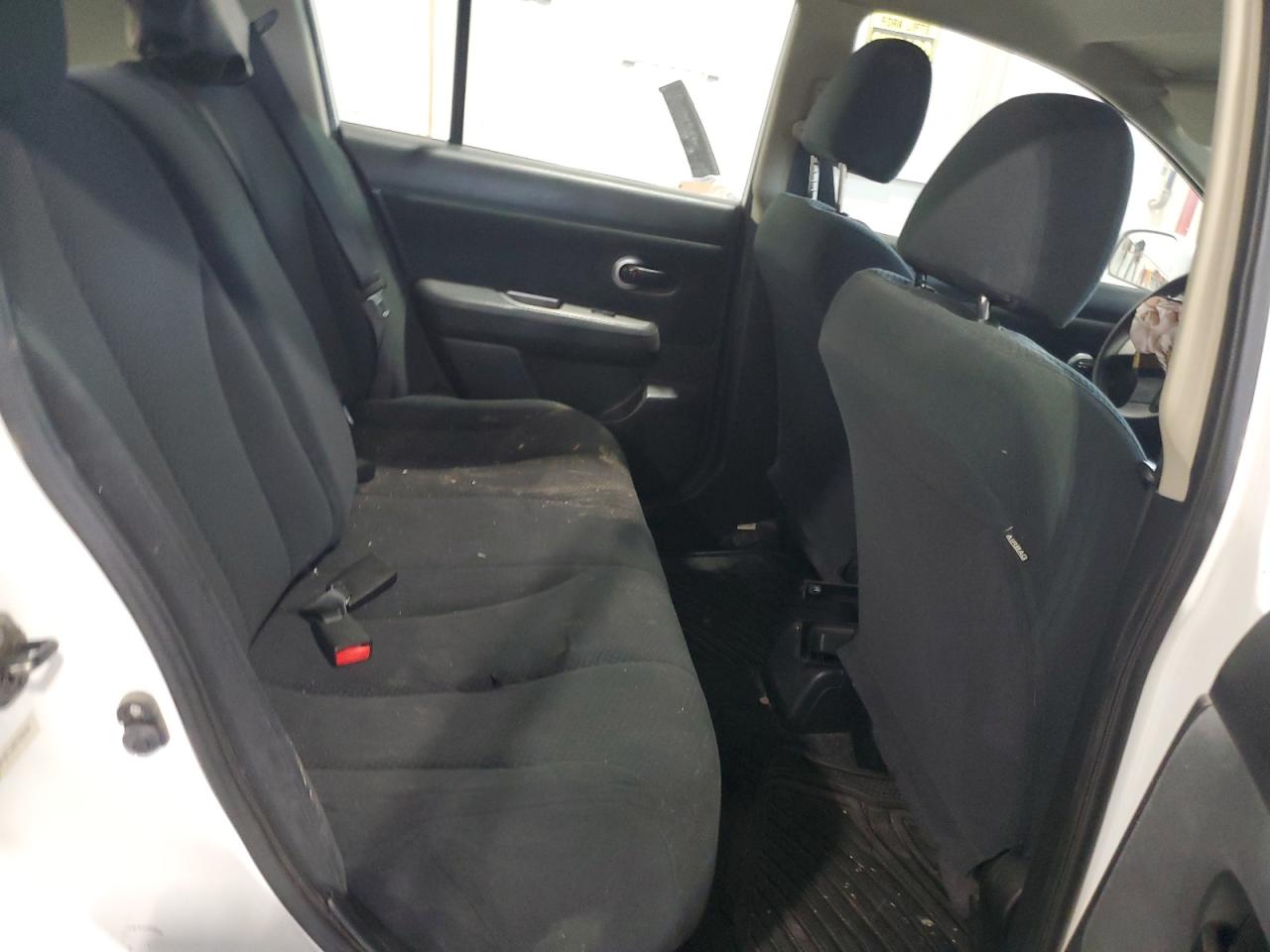 Nissan Versa S Image 2