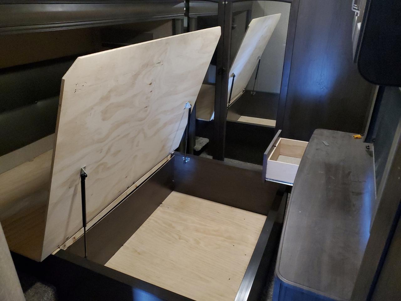 Grandesign Reflection Image 4