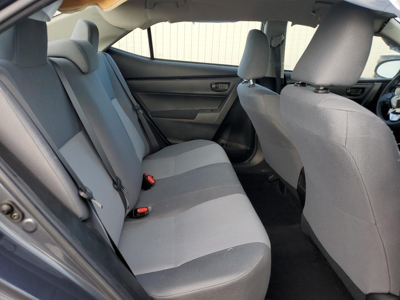 Toyota Corolla L Image 2