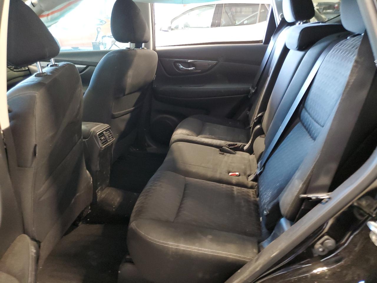 Nissan Rogue S Image 7