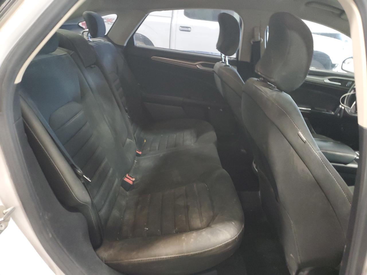 Ford Fusion Se Hybrid Image 11