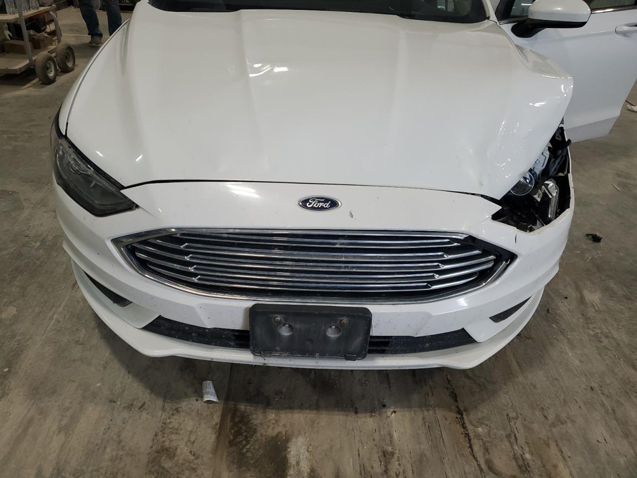 Ford Fusion Se Hybrid Image 8
