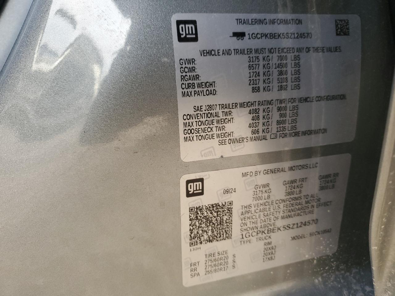 Chevrolet Silverado K1500 Custom Image 11