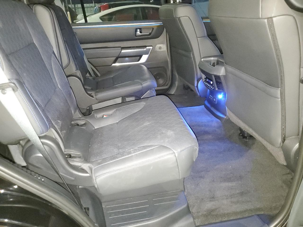 Toyota Sequoia Sr5 Image 14