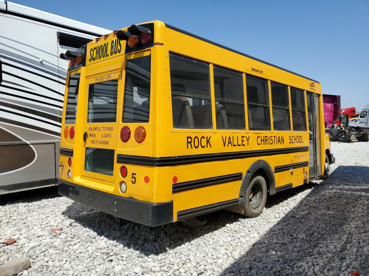 Chevrolet Express Image 6