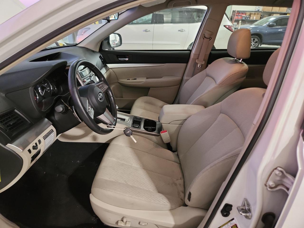 Subaru Outback 2.5i Premium Image 8