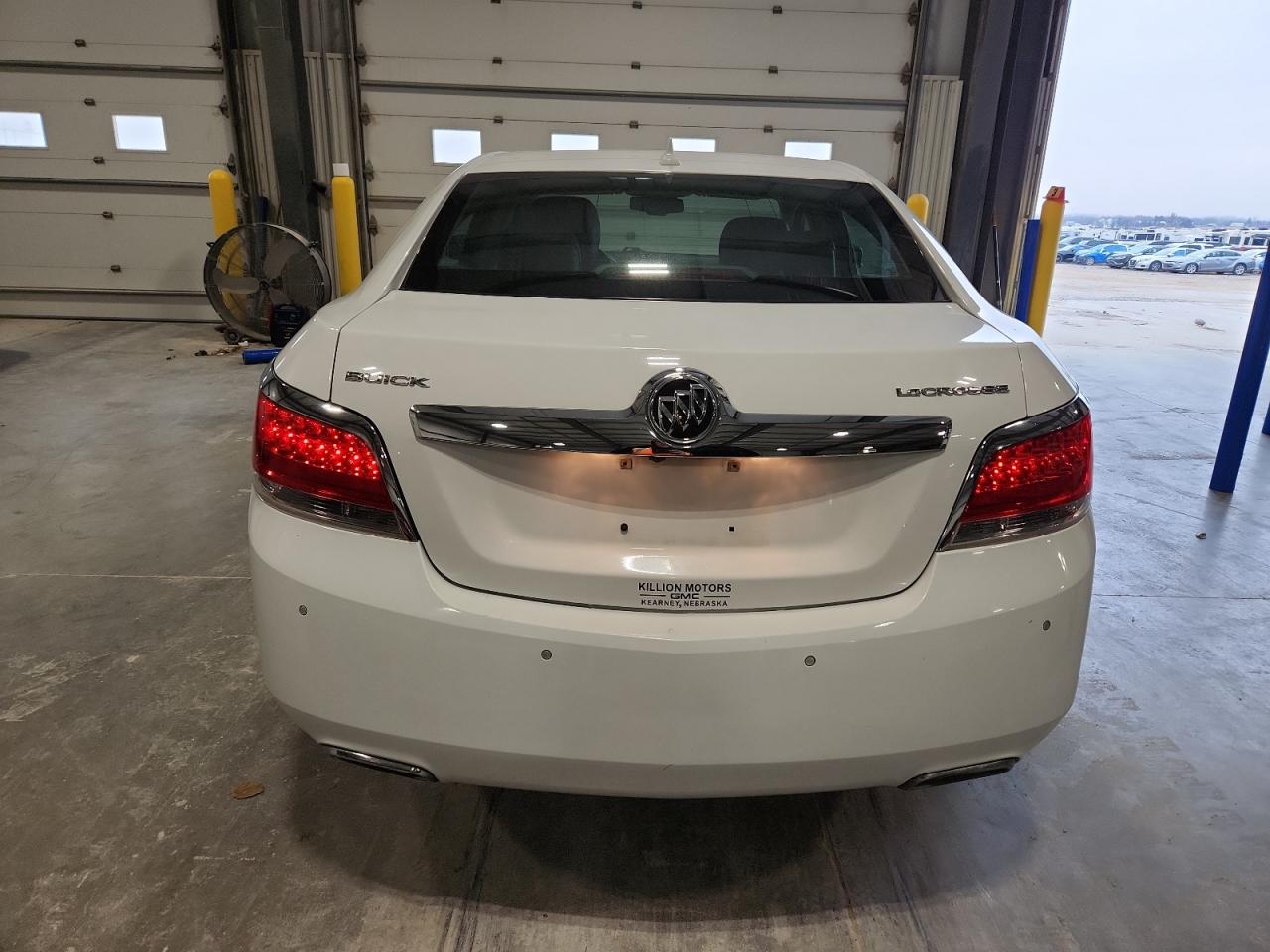 Buick LaCrosse Image 2