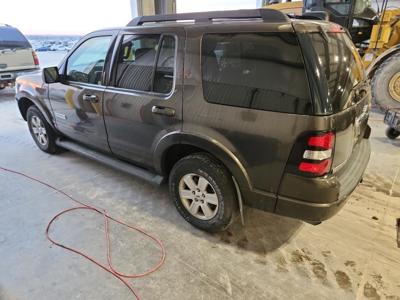 Ford Explorer Xlt Image 6