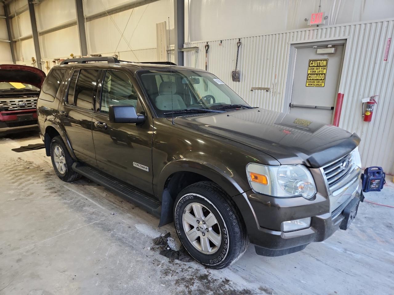 Ford Explorer Xlt Image 4