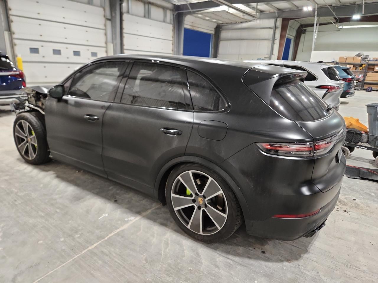 Porsche Cayenne E-hybrid Image 3