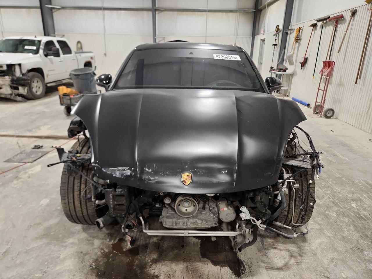 Porsche Cayenne E-hybrid Image 6