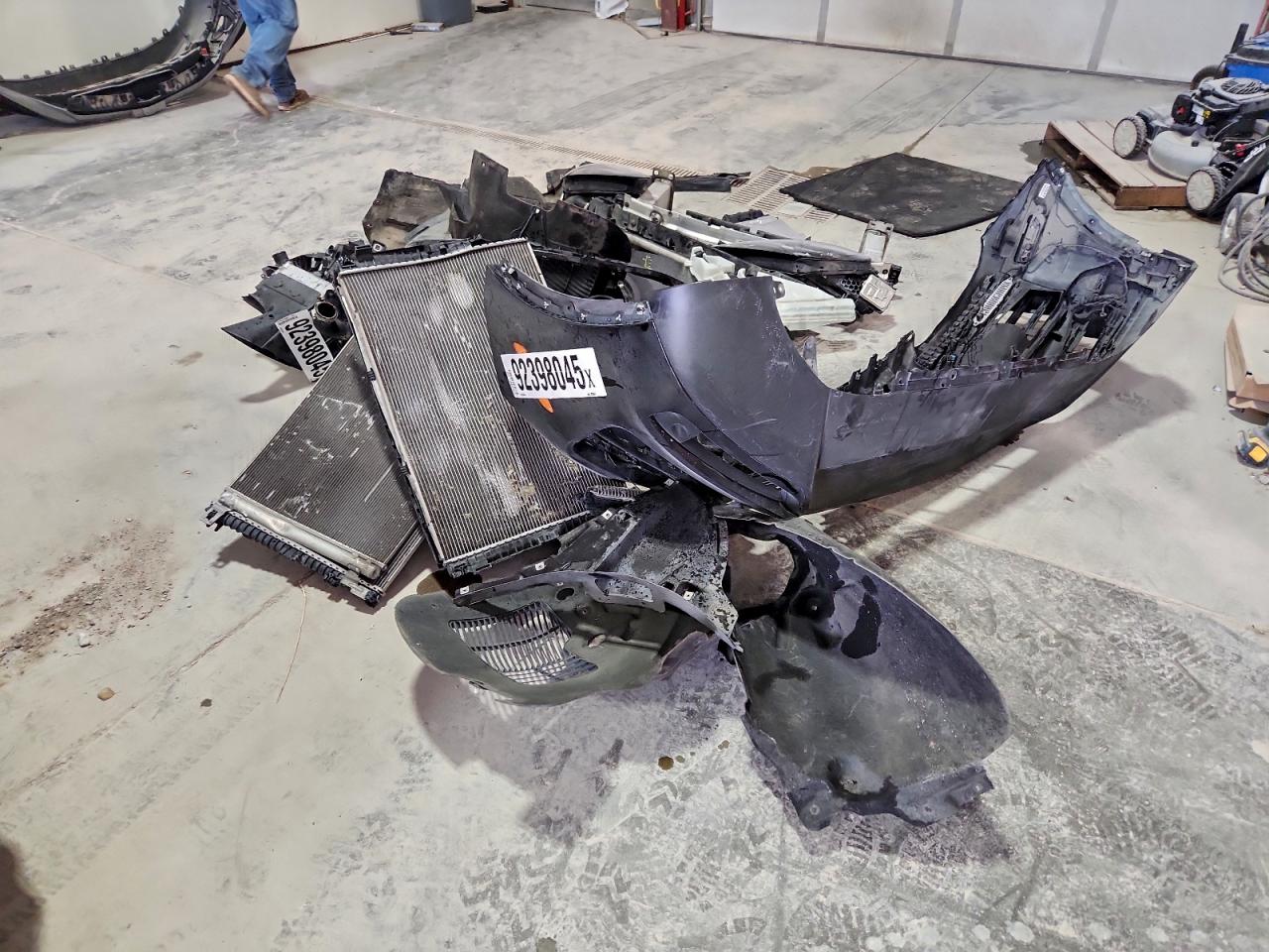 Porsche Cayenne E-hybrid Image 2