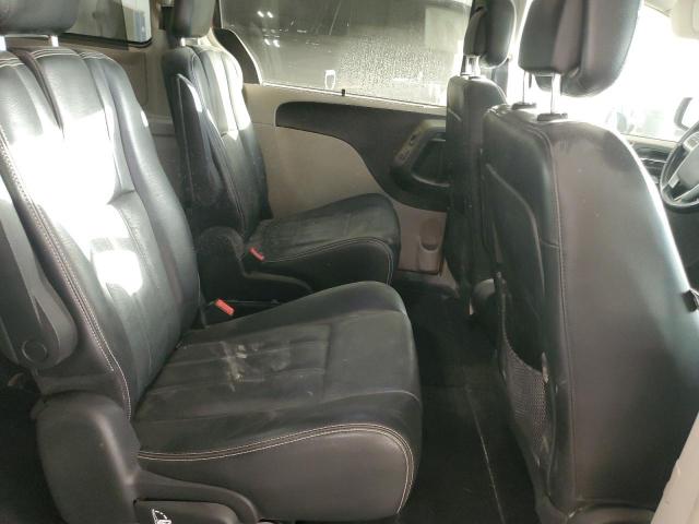 Chrysler Minivan Touring L Image 13