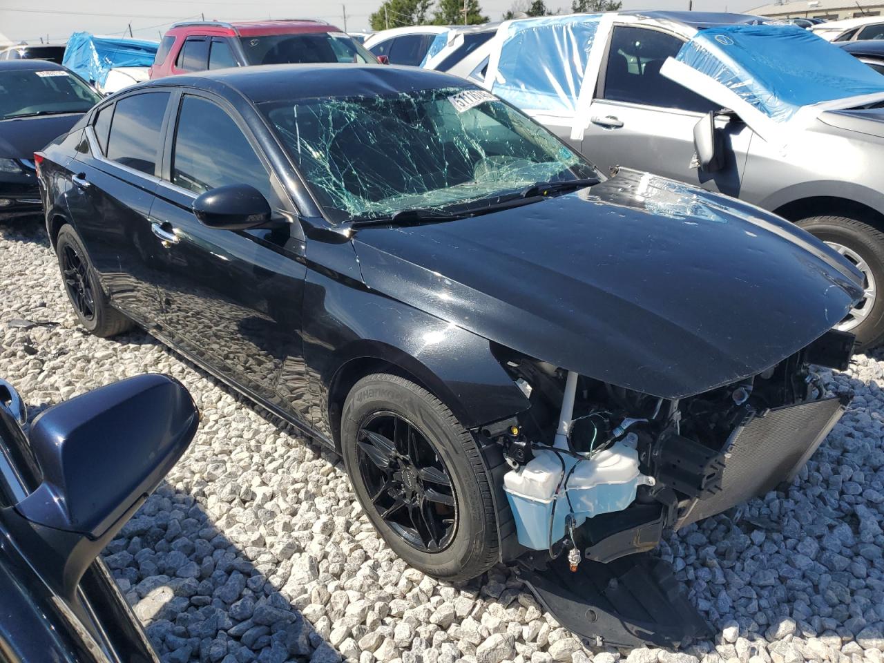 Nissan Altima S Image 2