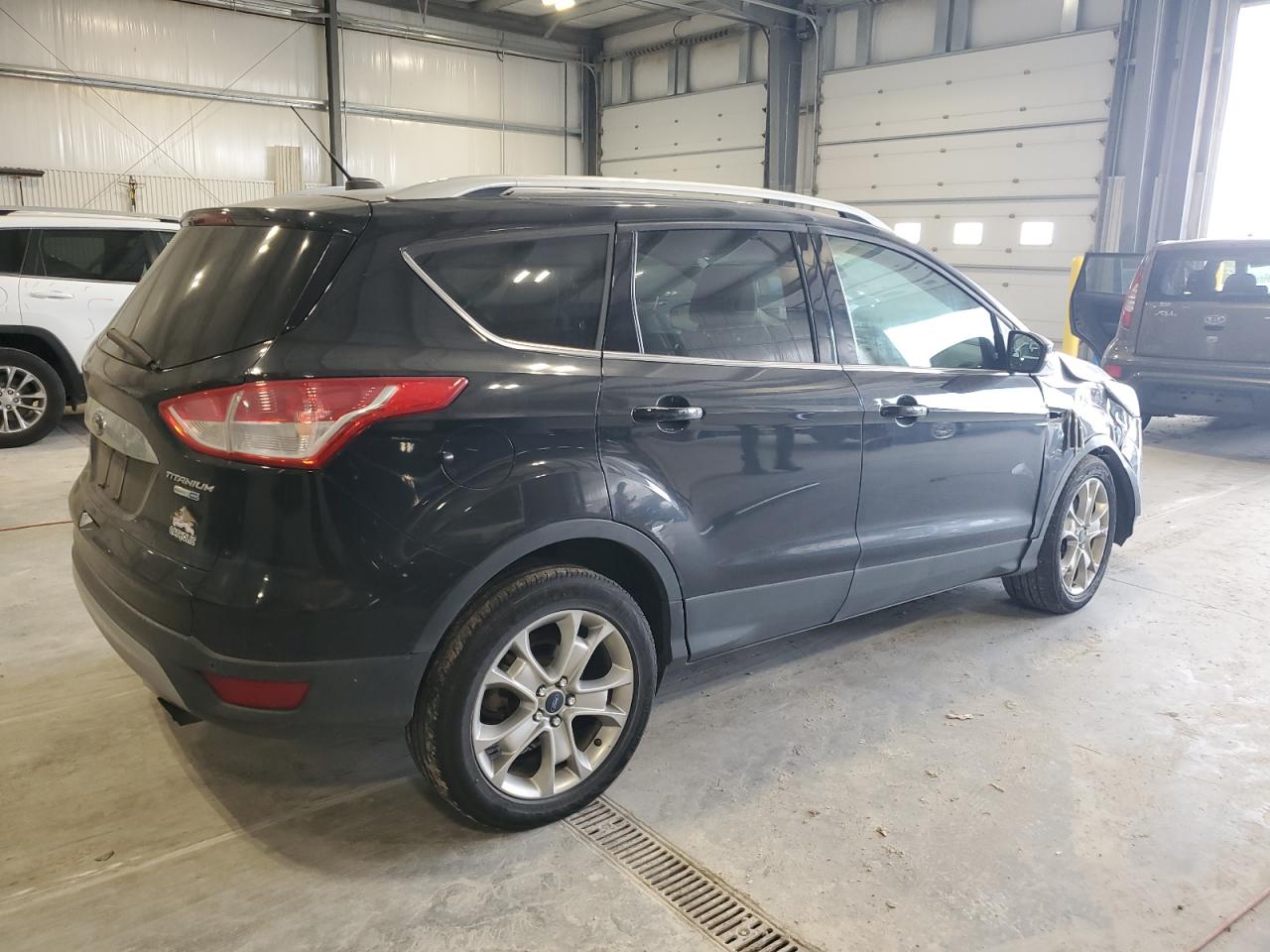 Ford Escape Titanium Image 3