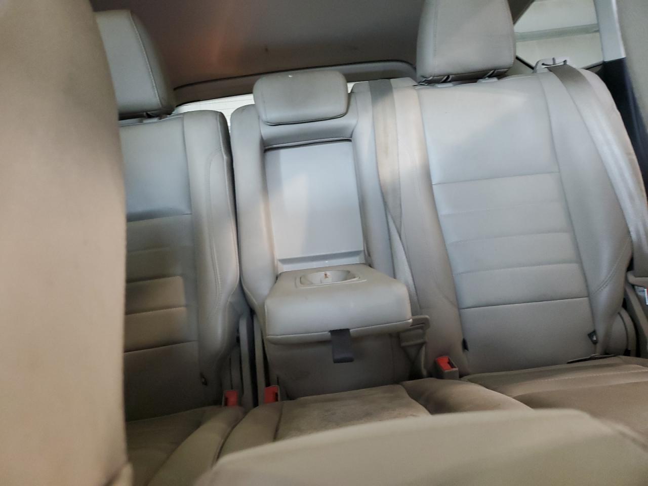 Ford Escape Titanium Image 12