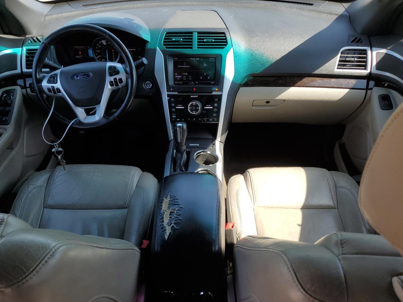 Ford Explorer Limited Image 13