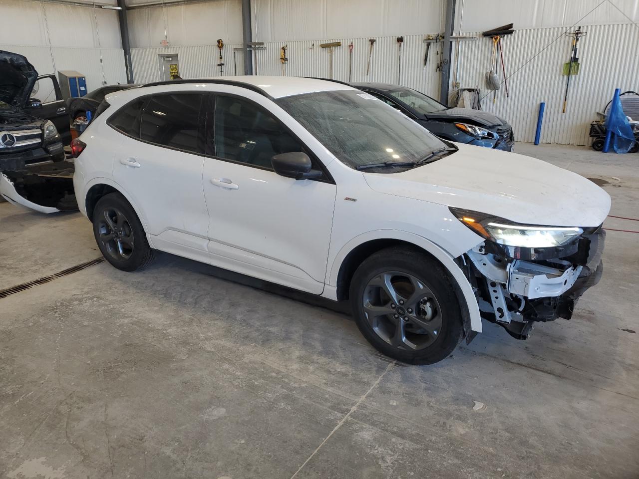 Ford Escape St Line Image 3