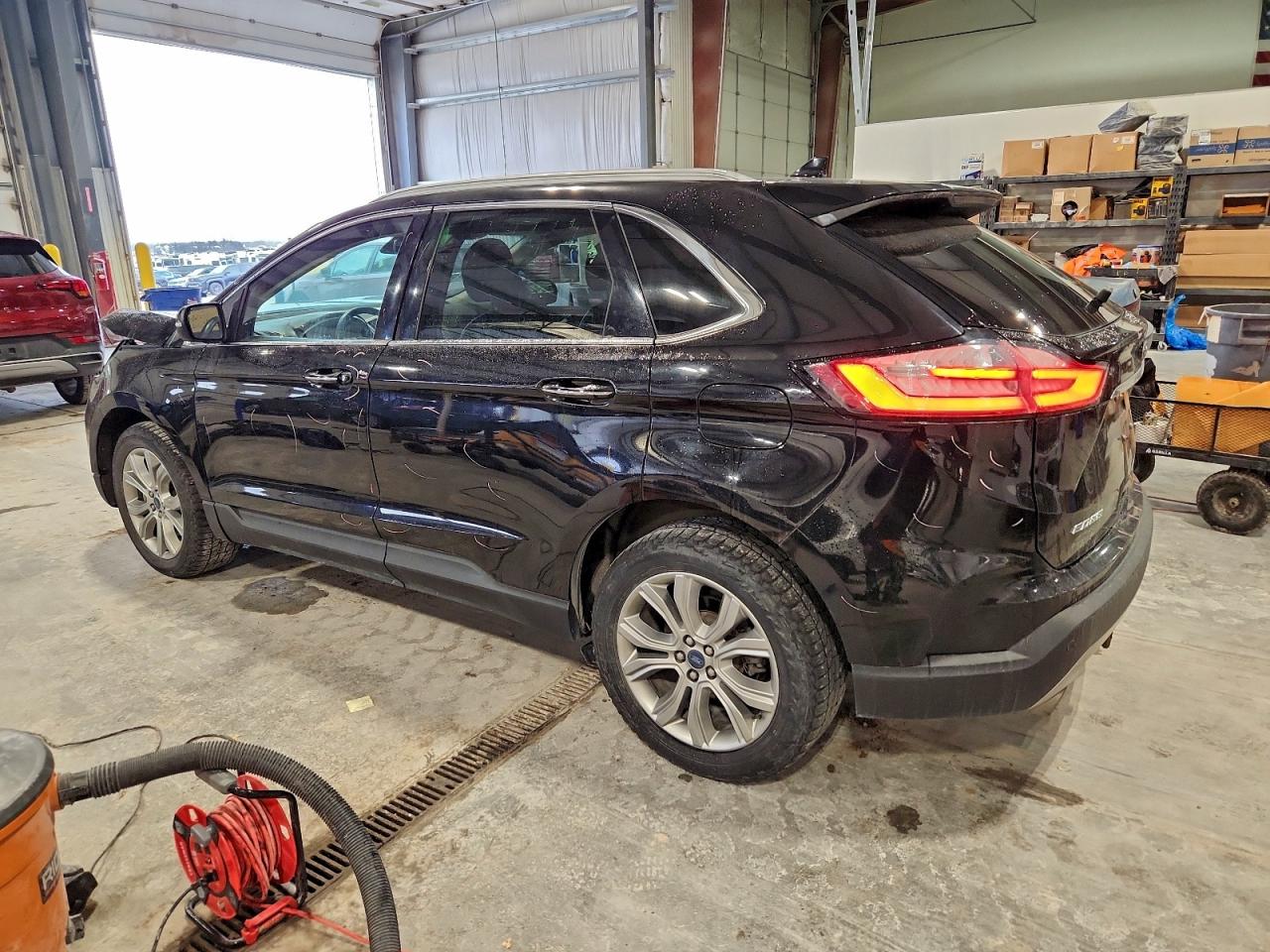 Ford Edge Titanium Image 8