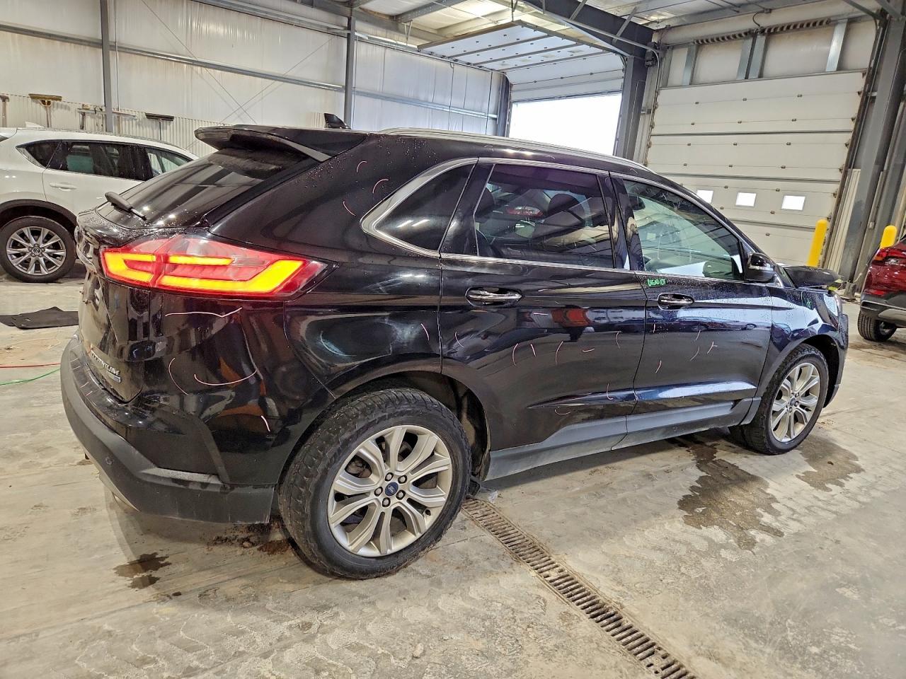 Ford Edge Titanium Image 9