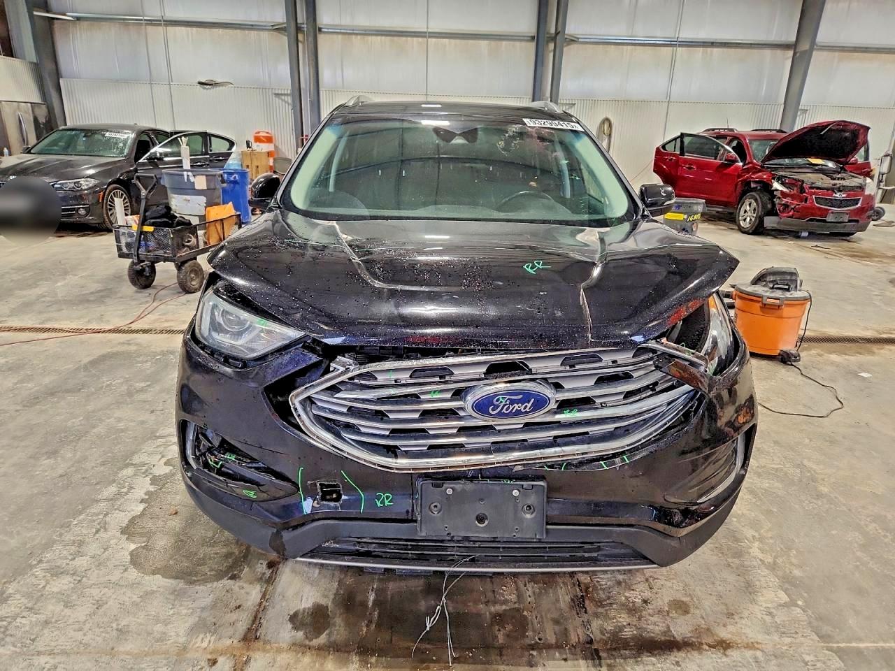 Ford Edge Titanium Image 7